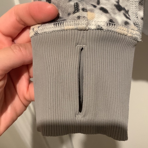 Lululemon sweater - Picture 8 of 12